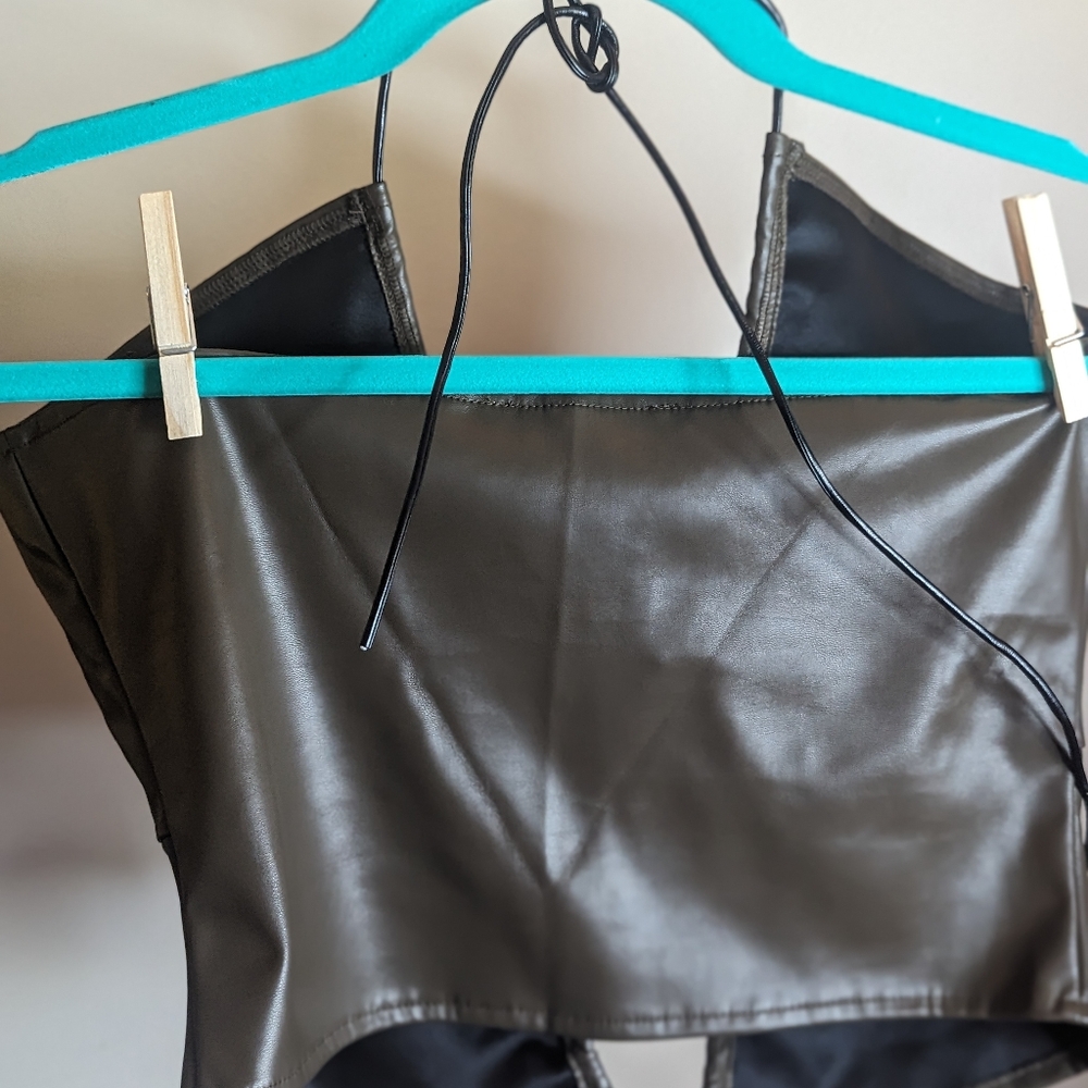 Pretty Garbage Cropped Top - Picture 6 of 7
